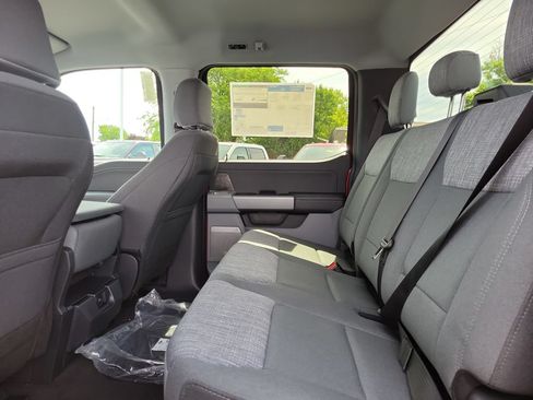 New 2026 Ford F250 XLT w/ XLT Premium Package AWD/4WD image 13