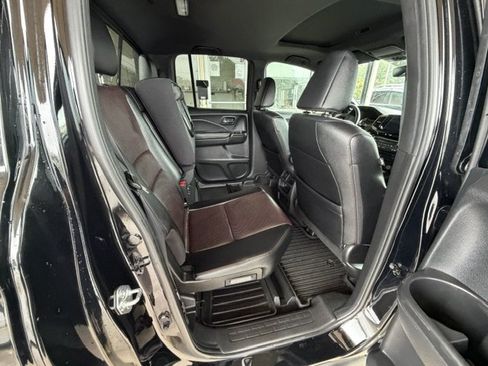 Used 2021 Honda Ridgeline Black Edition image 14
