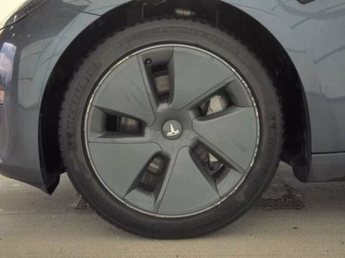 Used 2023 Tesla Model 3 Standard Range RWD image 17