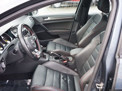 Used 2019 Volkswagen GTI SE image 14