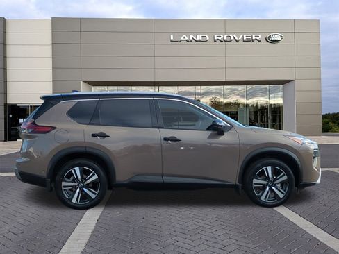 Used 2024 Nissan Rogue SL w/ SL Premium Package image 4