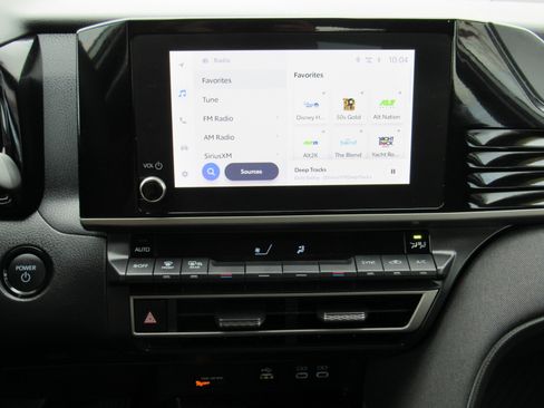 Used 2025 Toyota Camry LE FWD image 23
