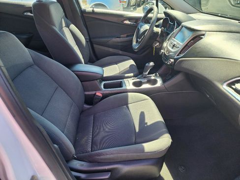 Used 2017 Chevrolet Cruze LT FWD image 26