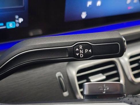 New 2026 Mercedes-Benz GLS 580 4MATIC image 17