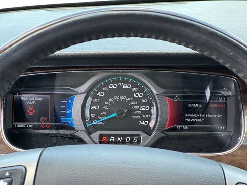 Used 2014 Ford Taurus Limited image 15