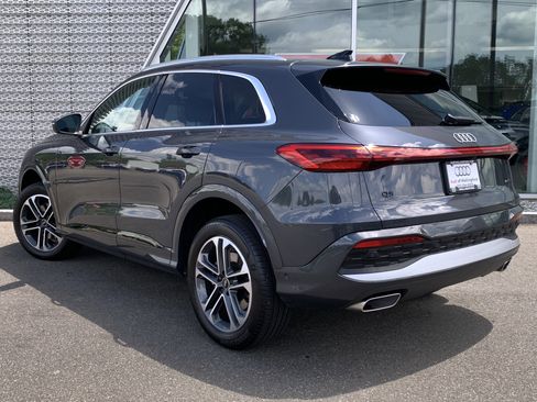 Used 2025 Audi Q5 Premium w/ Convenience Package AWD/4WD image 3