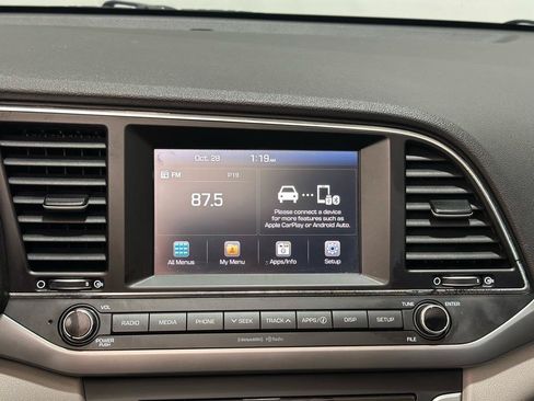 Used 2017 Hyundai Elantra SE FWD image 17