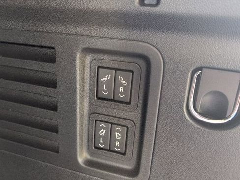 New 2026 Chevrolet Traverse RS w/ LPO, Floor Liner Package image 12