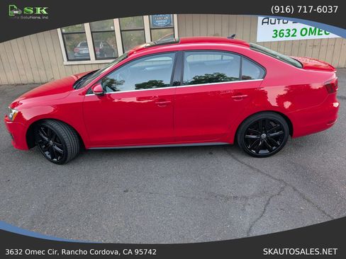 Used 2014 Volkswagen Jetta GLI Autobahn FWD image 12