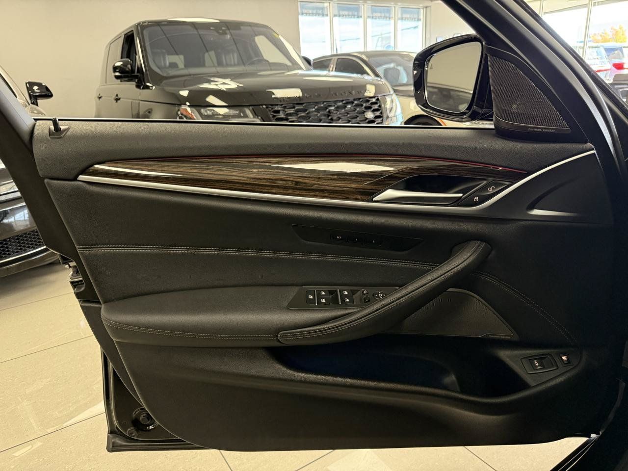 Used 2023 BMW 530e w/ Premium Package RWD image 9
