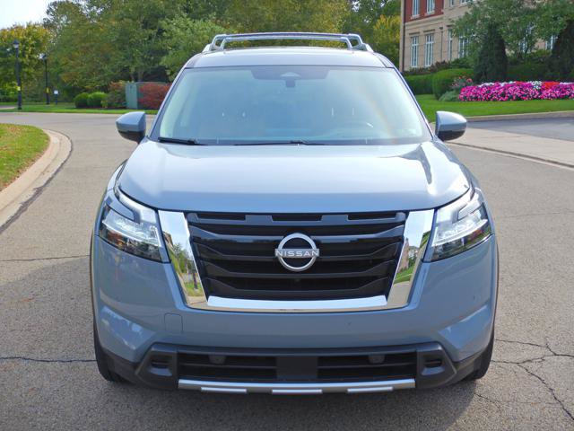 Used 2024 Nissan Pathfinder Platinum AWD/4WD image 7