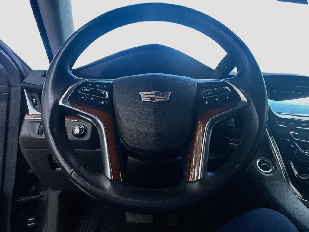 Used 2018 Cadillac Escalade Premium Luxury AWD/4WD image 12
