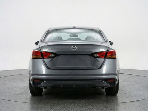 Used 2025 Nissan Altima 2.5 SV image 7