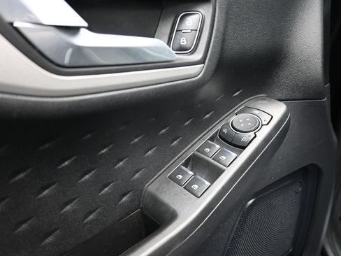 Used 2020 Ford Escape SE FWD image 26