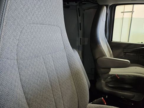 Used 2019 Chevrolet Express 3500 w/ Driver Convenience Package image 8