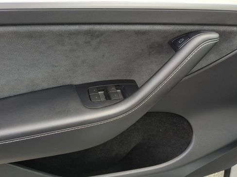 Used 2023 Tesla Model Y Performance AWD/4WD image 13