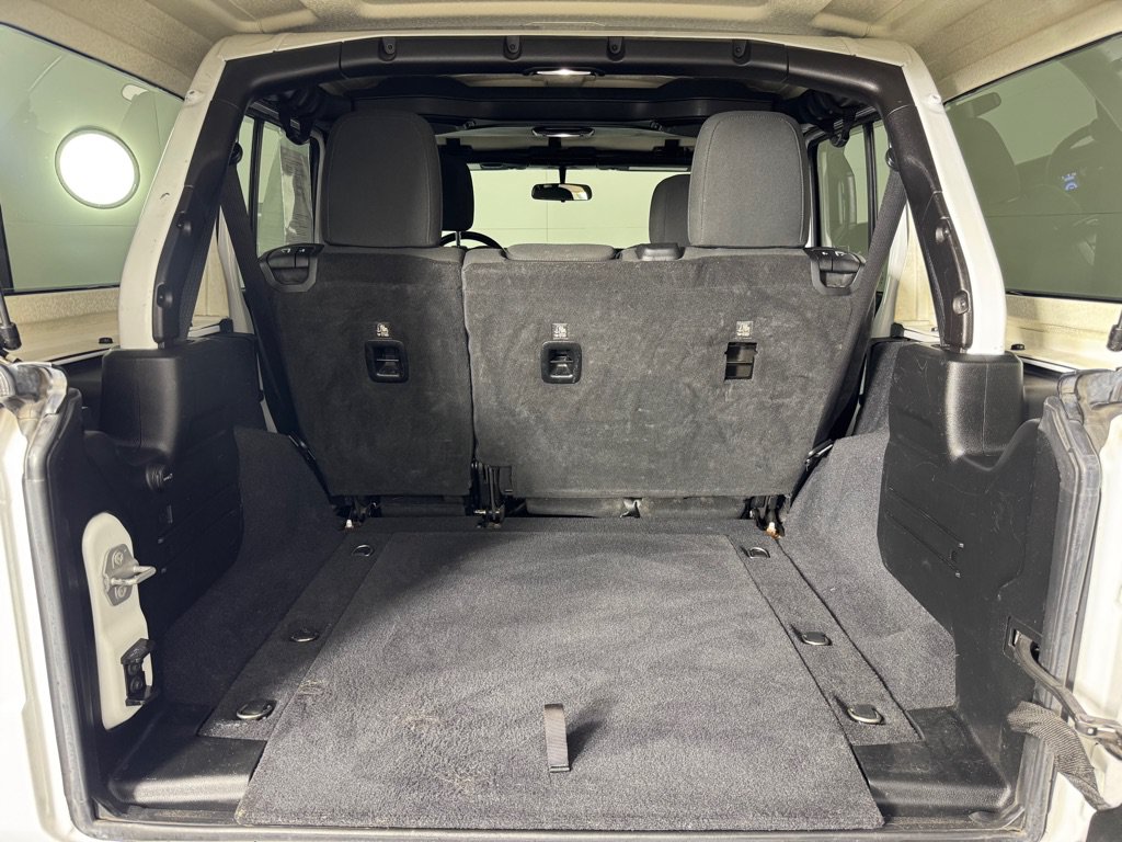Used 2018 Jeep Wrangler Unlimited Sport S AWD/4WD image 22