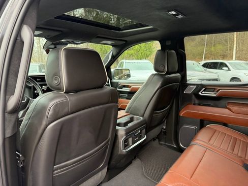 Used 2023 GMC Sierra 1500 Denali Ultimate image 4
