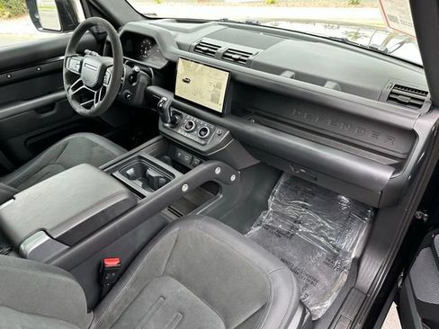 Used 2023 Land Rover Defender 90 V8 AWD/4WD image 12