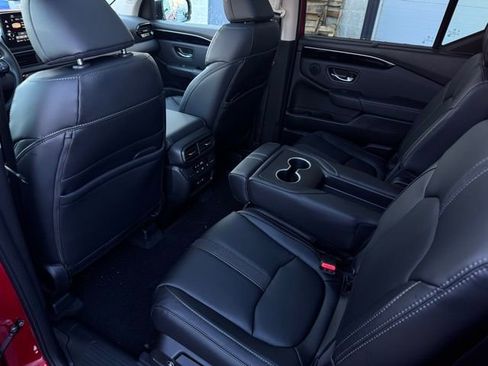 New 2025 Honda Pilot Touring image 21