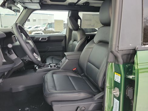 New 2025 Ford Bronco Badlands w/ Sasquatch Package AWD/4WD image 15