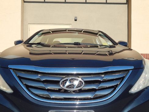 Used 2011 Hyundai Sonata SE w/ Navigation & Sunroof Pkg 4 image 10