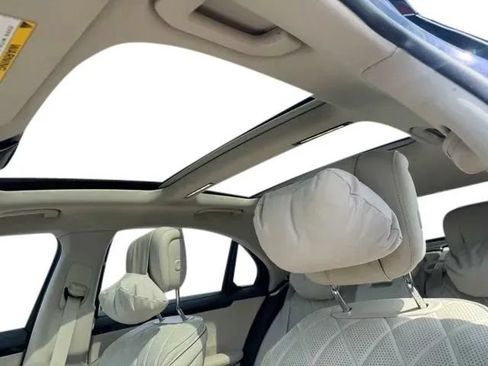 Used 2022 Mercedes-Benz S 500 4MATIC w/ 3D Technology Package image 11