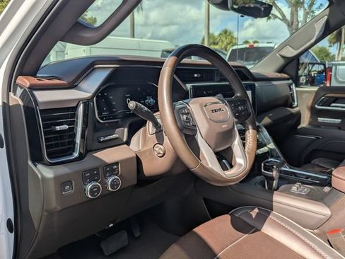 Used 2023 GMC Sierra 1500 Denali w/ Denali Reserve Package AWD/4WD image 11