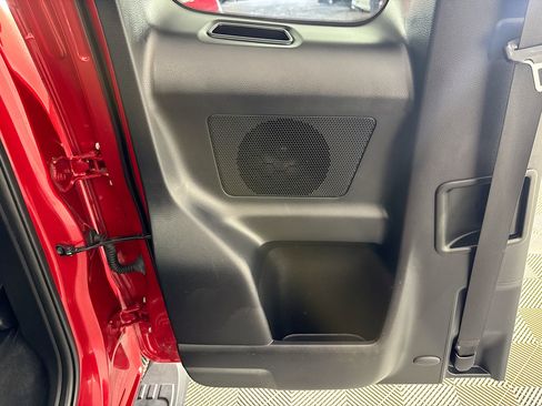 Used 2021 Toyota Tacoma SR w/ SR Convenience Package image 39