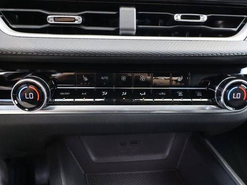 New 2026 Chevrolet Equinox LT AWD/4WD image 23