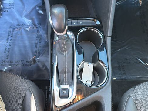 Used 2024 Buick Encore GX Preferred FWD image 12