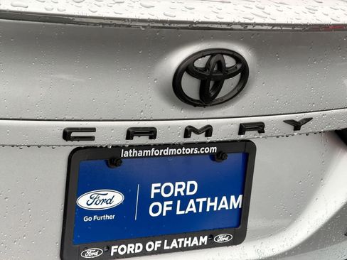 Used 2019 Toyota Camry SE image 13