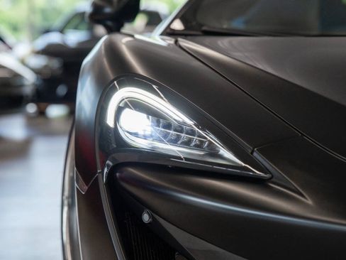 Used 2017 McLaren 570S RWD image 12