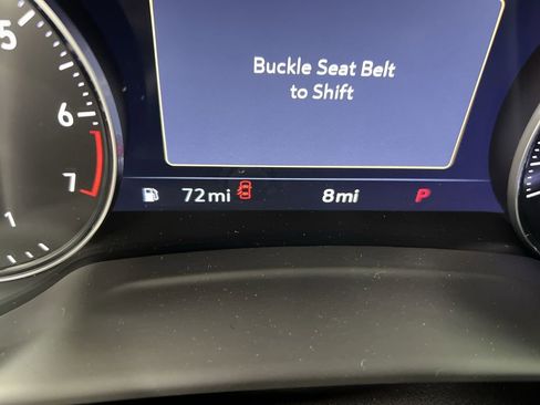 Used 2023 Buick Envision Essence FWD image 12