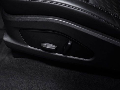 Used 2024 Porsche Macan 4 Electric image 34