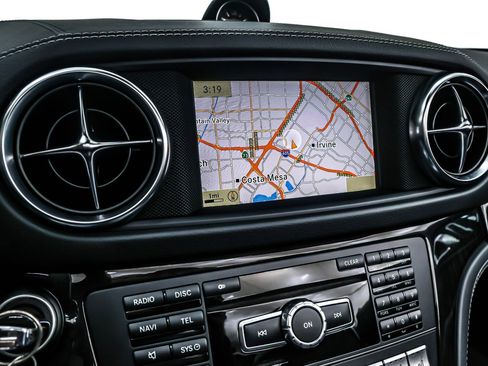 Used 2013 Mercedes-Benz SL 63 AMG w/ Premium Pkg image 20