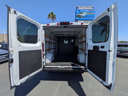 Used 2025 RAM ProMaster 2500 w/ U-Haul Equipment Group FWD image 30