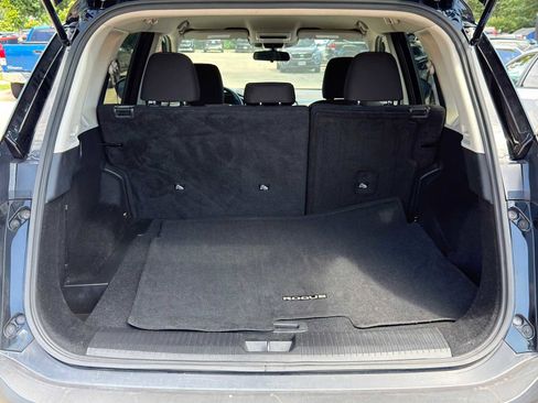 Used 2023 Nissan Rogue S FWD image 11