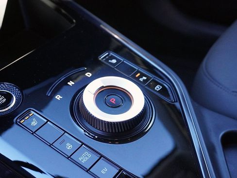 Used 2025 Kia Niro EX w/ EX Cold Weather Package image 58