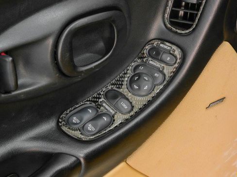 Used 2004 Chevrolet Corvette AUTOMATIC LEATHER SEATS BOSE S w/ Preferred Equipment Group image 32