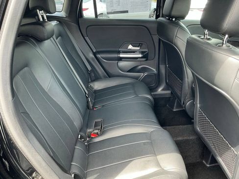 Used 2022 Mercedes-Benz GLA 250 4MATIC image 21
