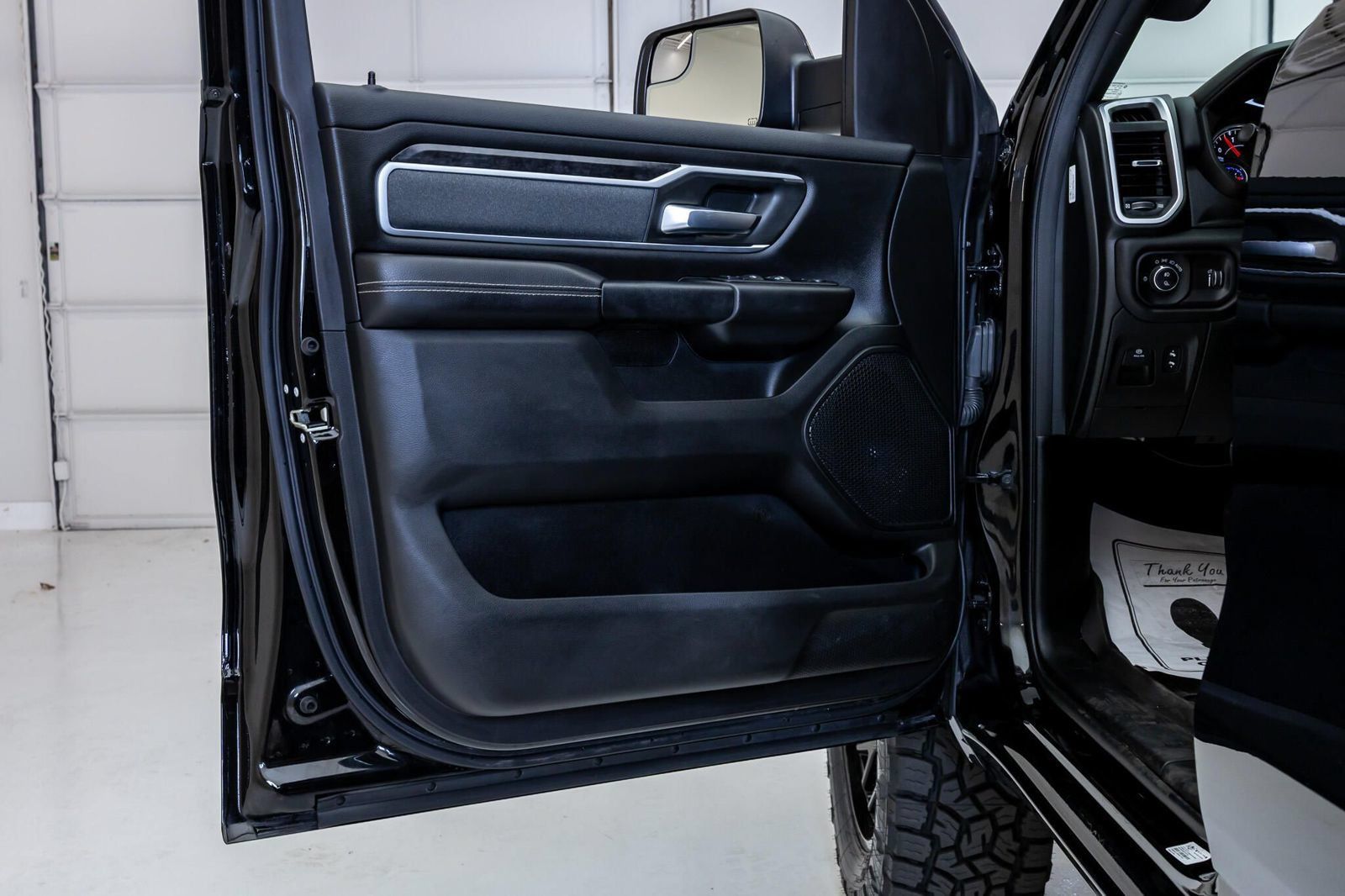 Used 2023 RAM 1500 Big Horn AWD/4WD image 32