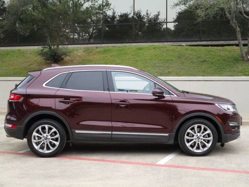 Used 2017 Lincoln MKC Select w/ Select Plus Package image 4