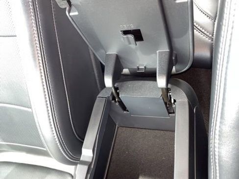 Used 2025 Ford Mustang Premium image 23