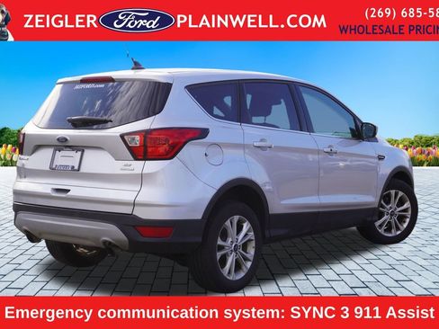 Used 2019 Ford Escape SE image 5