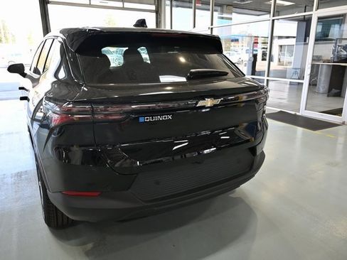 New 2026 Chevrolet Equinox EV LT image 6