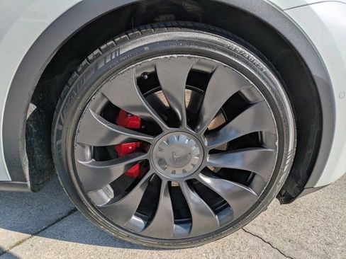 Used 2022 Tesla Model Y Performance image 10