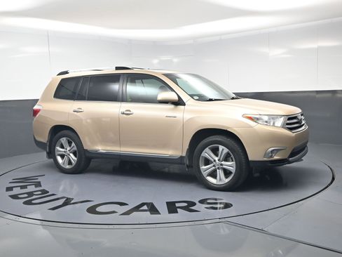 Used 2013 Toyota Highlander Limited image 2