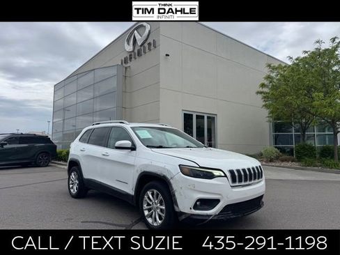 Used 2019 Jeep Cherokee Latitude w/ Popular Appearance Group FWD image 1