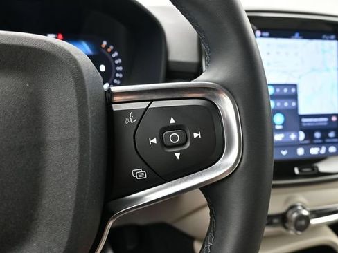 Used 2023 Volvo XC40 B5 Plus w/ Protection Package Premier AWD/4WD image 24
